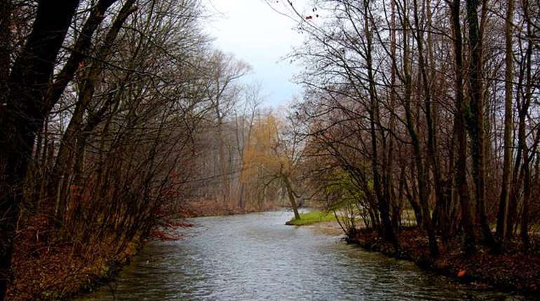 podzimní řeka