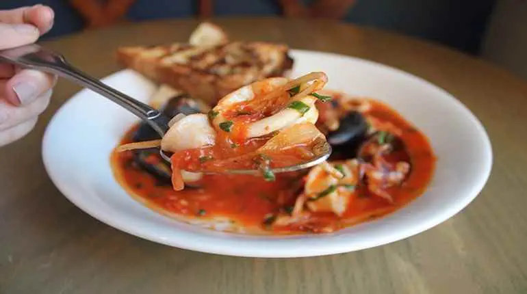 Přečtete si více ze článku Rybí polévky-recepty z celého světa